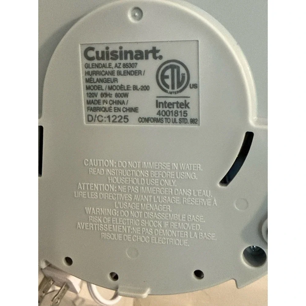 Cuisinart Hurricane Blender BL-200 48oz Glass Jar 800W White Countertop Mixer